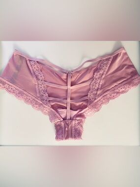 VICTORIA'S SECRET VERY SEXY SIZE M VIOLET MUSE STRAPPY TRIPLE STRAP CHEEKY